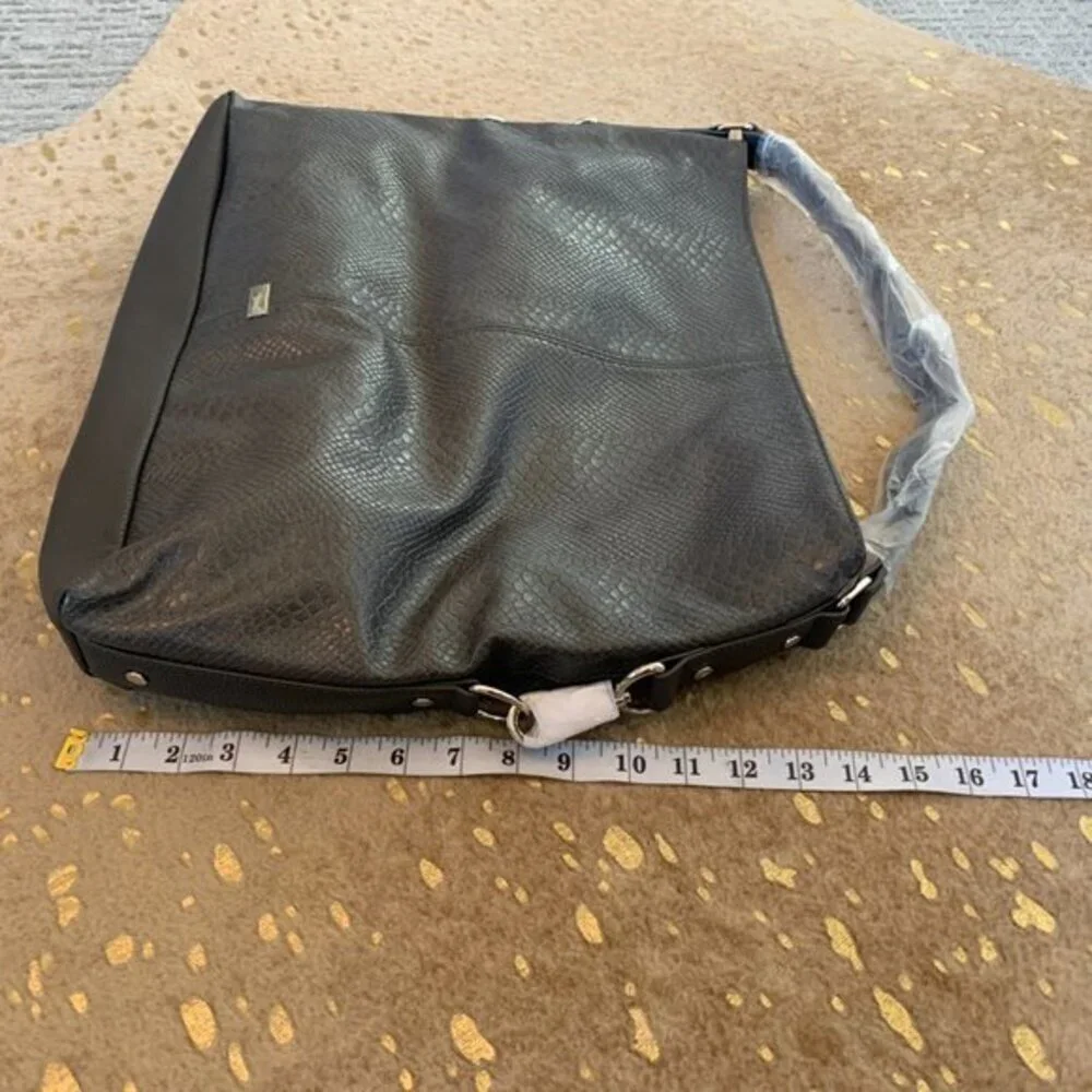 Thirty-One Fashion Games in City Charcoal Snake